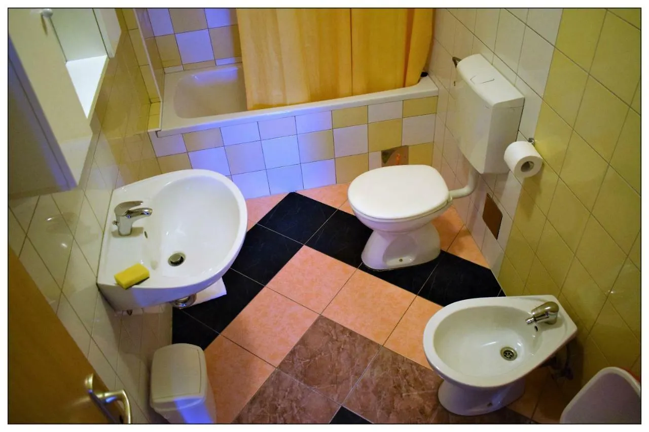 לופאר Apartments Sara קרואטיה