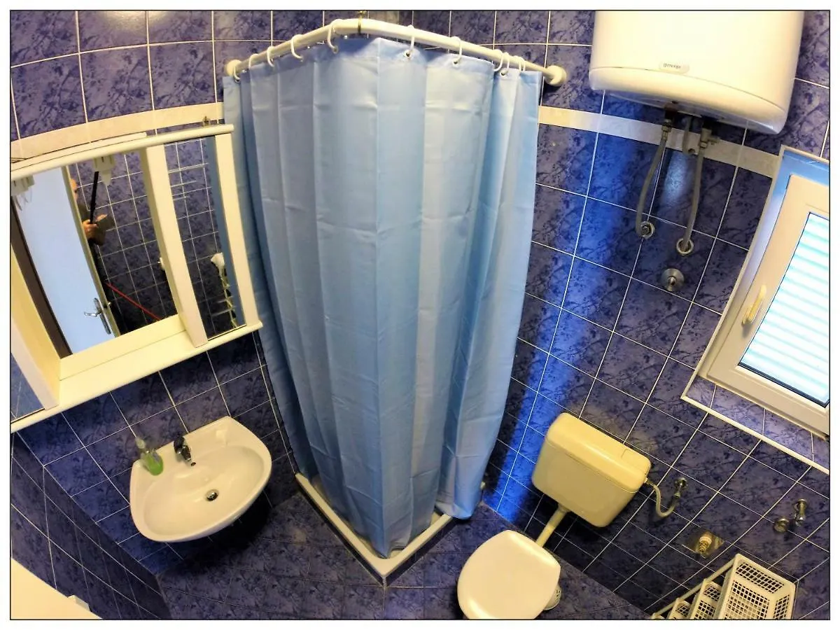לופאר Apartments Sara