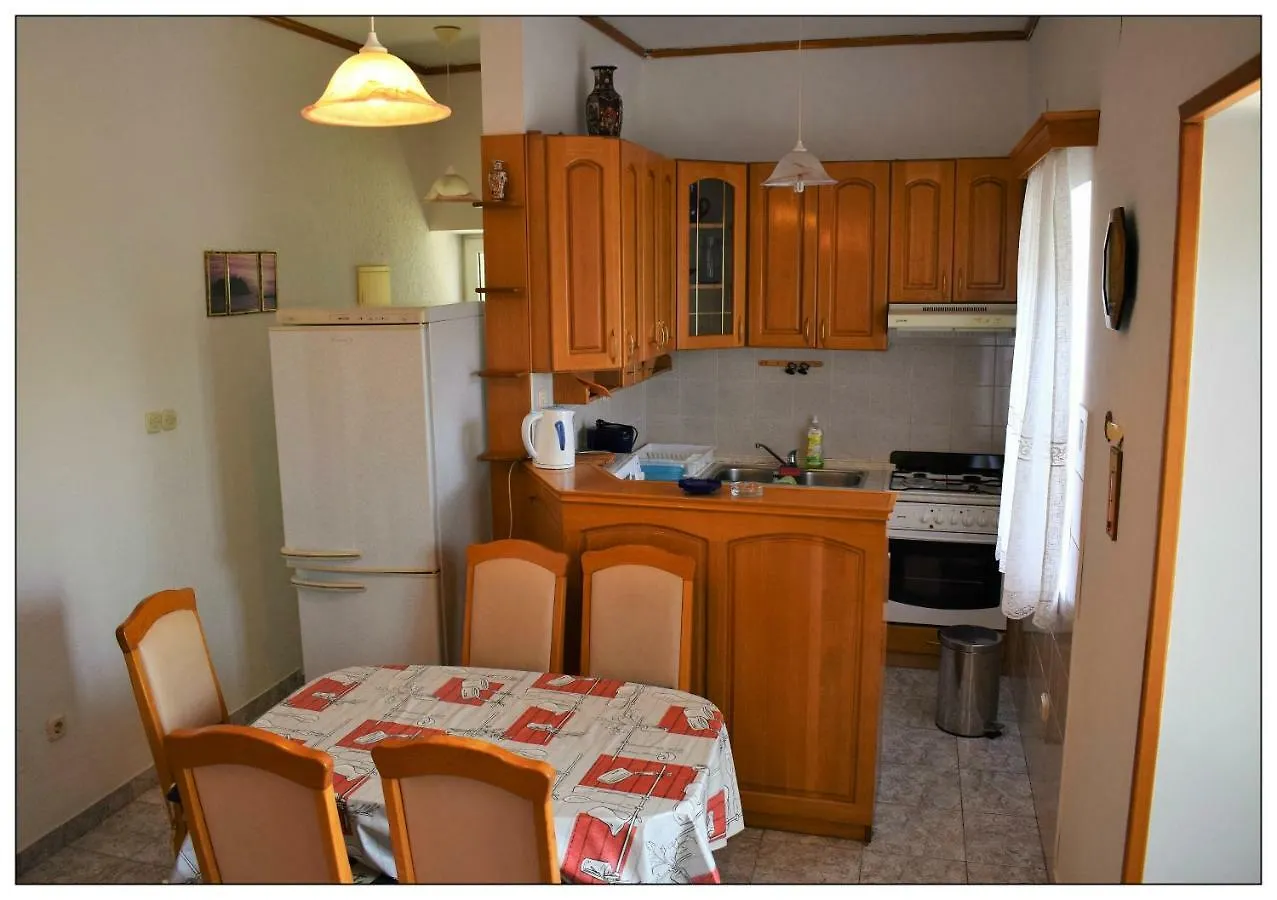 Apartments Sara Lopar
